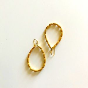 Large gold tone hoops